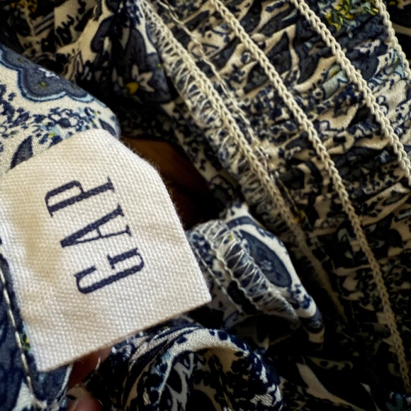GAP women’s paisley print top - Picture 5 of 5
